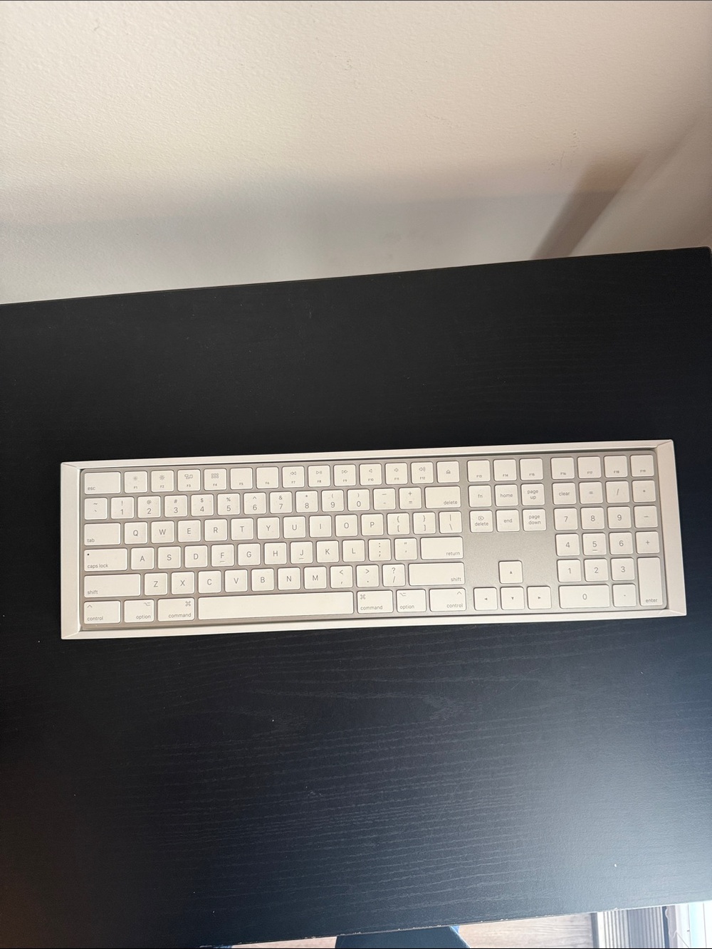 Apple Wireless Keyboard in Silver and White